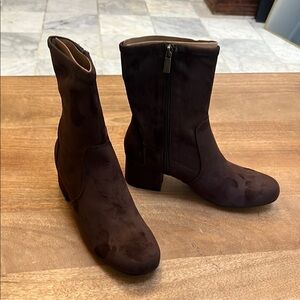 Elegant Brown Women's Boots